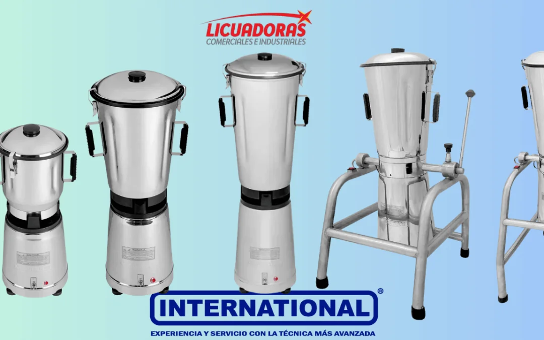 Licuadoras industriales International de acero inoxidable con broches y asas plásticas, ideales para salsas calientes y producción continua en restaurantes de México.